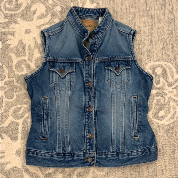 levis vest